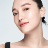 女性